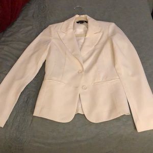 Forever 21 Jackets & Coats - Forever 21! Never worn! White two button blazer Forever 21 Jackets & Coats - Forever 21! Never worn! White two button blazer